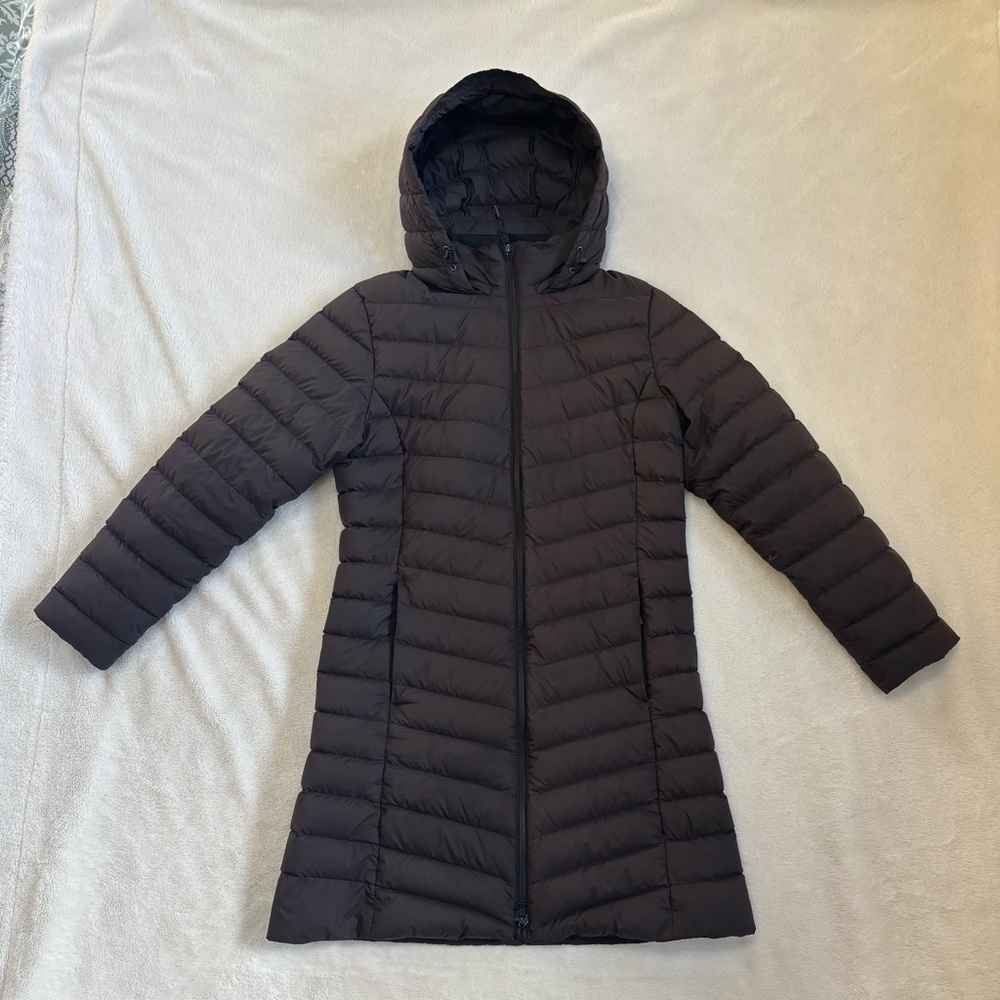 Patagonia Women's Silent Down Parka  Black